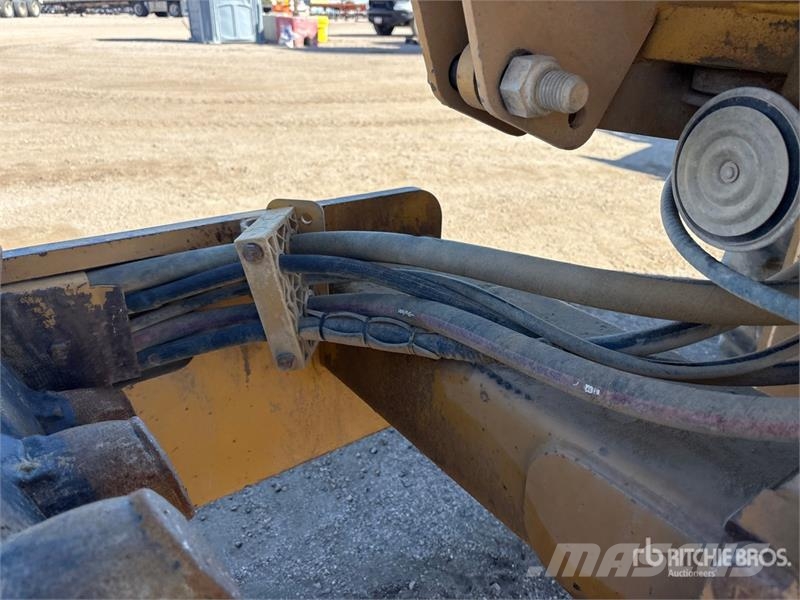 CAT CP-323C Padfoot Drum Compactor Single drum rollers