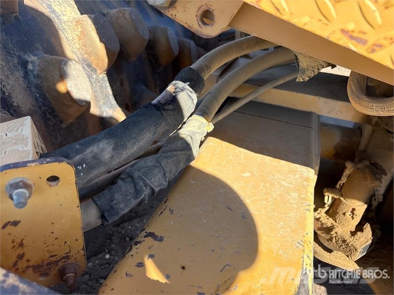 CAT CP-323C Padfoot Drum Compactor Single drum rollers