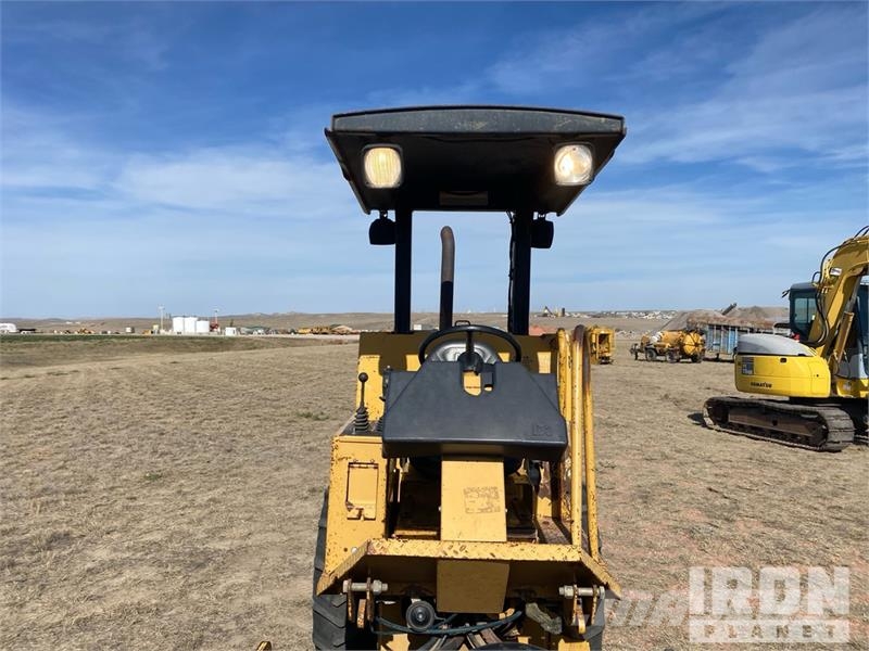 CAT CP-323C Padfoot Drum Compactor Egydobos hengerek