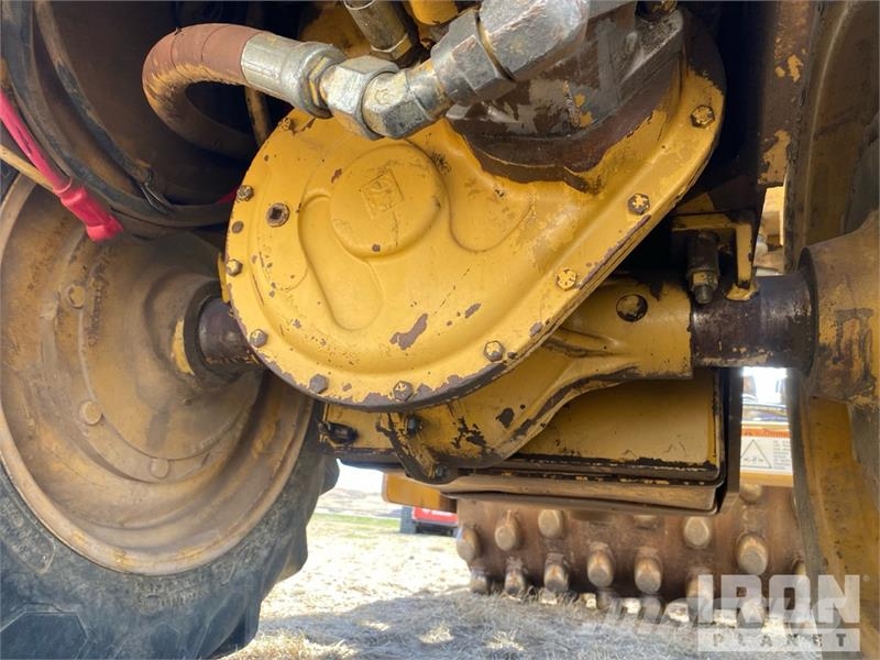 CAT CP-323C Padfoot Drum Compactor Egydobos hengerek