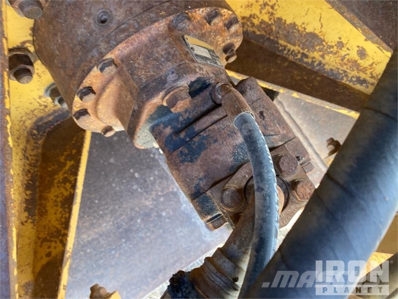 CAT CP-323C Padfoot Drum Compactor Egydobos hengerek
