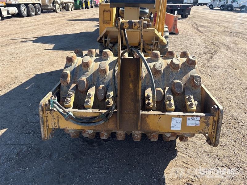 CAT CP-323C Padfoot Drum Compactor Single drum rollers