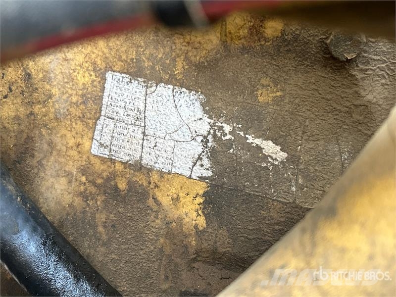 CAT CP-433C Padfoot Drum Compactor Vieno būgno volai