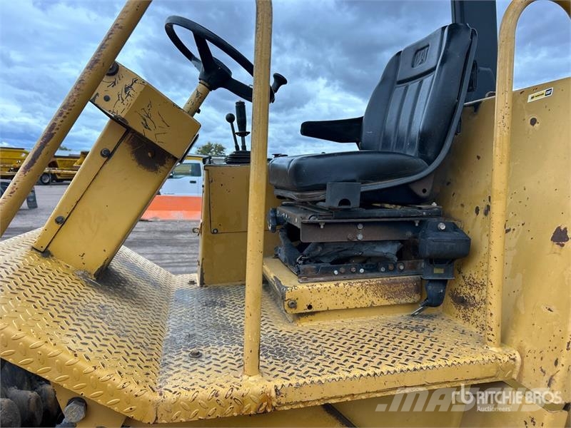 CAT CP-433C Padfoot Drum Compactor Vieno būgno volai