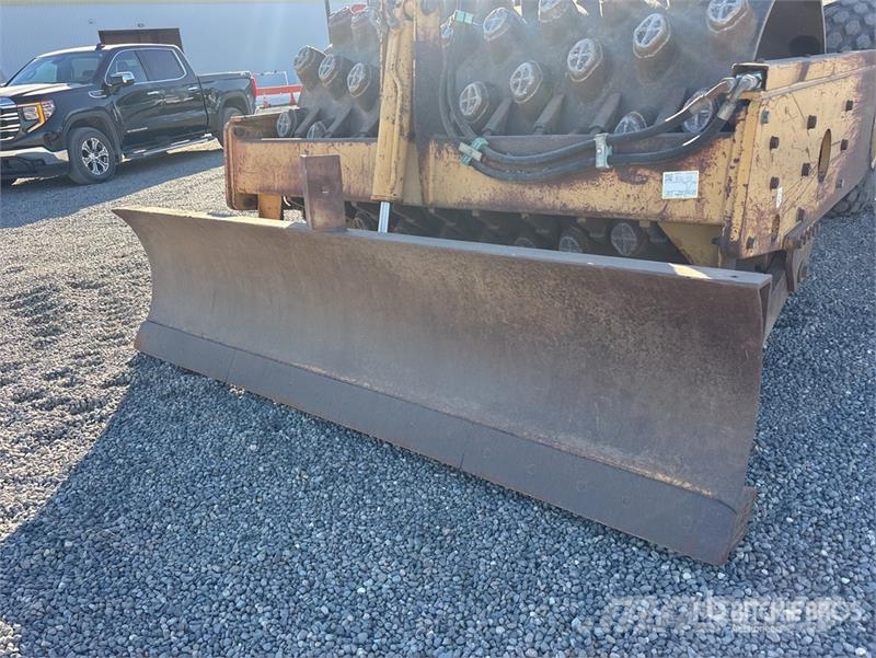 CAT CP-563C Padfoot Drum Compactor Enojni valjarji
