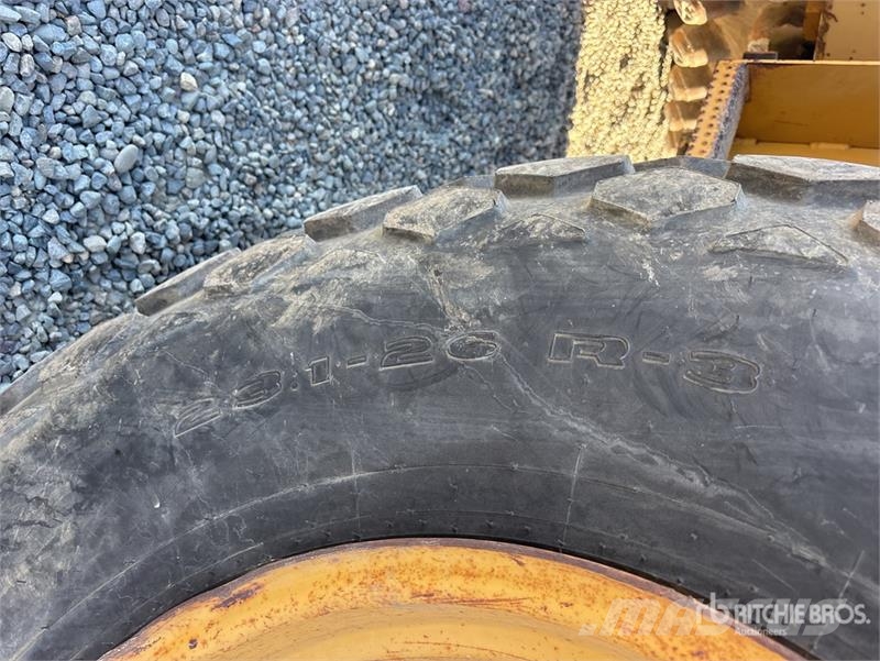 CAT CP-563C Padfoot Drum Compactor Enojni valjarji