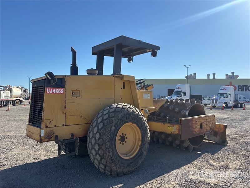 CAT CP-563C Padfoot Drum Compactor Enojni valjarji