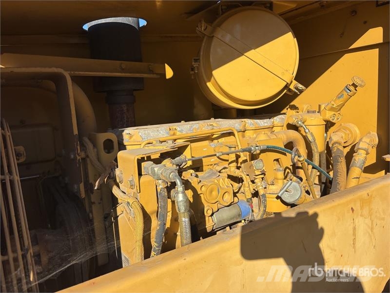 CAT CP-563C Padfoot Drum Compactor Enojni valjarji
