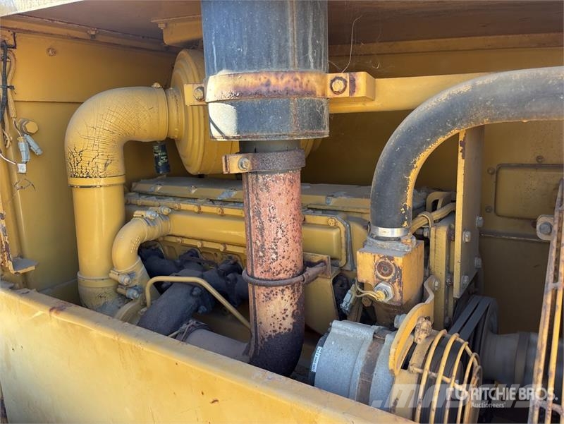 CAT CP-563C Padfoot Drum Compactor Enojni valjarji