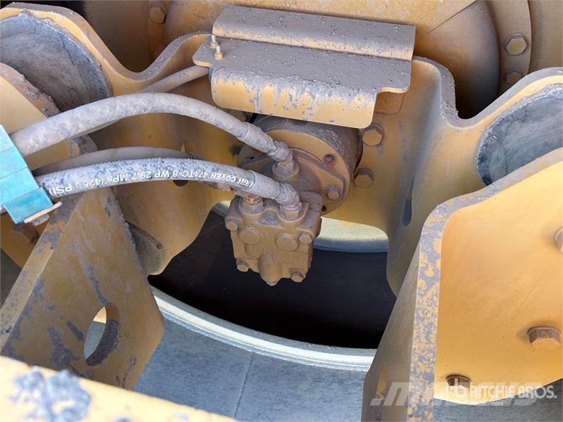 CAT CS-433E Smooth Drum Compactor Vienvalča grunts veltņi