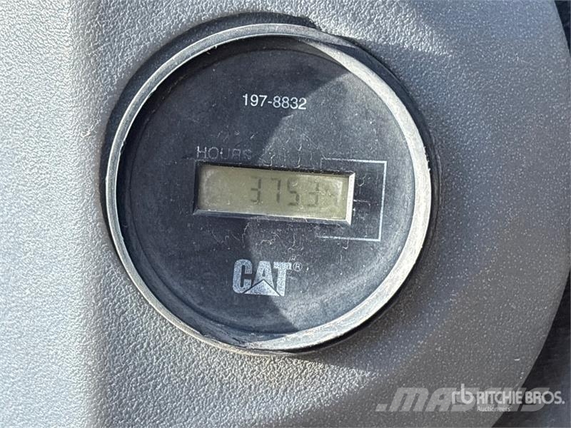 CAT CS-433E Smooth Drum Compactor Vienvalča grunts veltņi