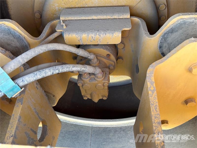 CAT CS-433E Smooth Drum Compactor Vienvalča grunts veltņi