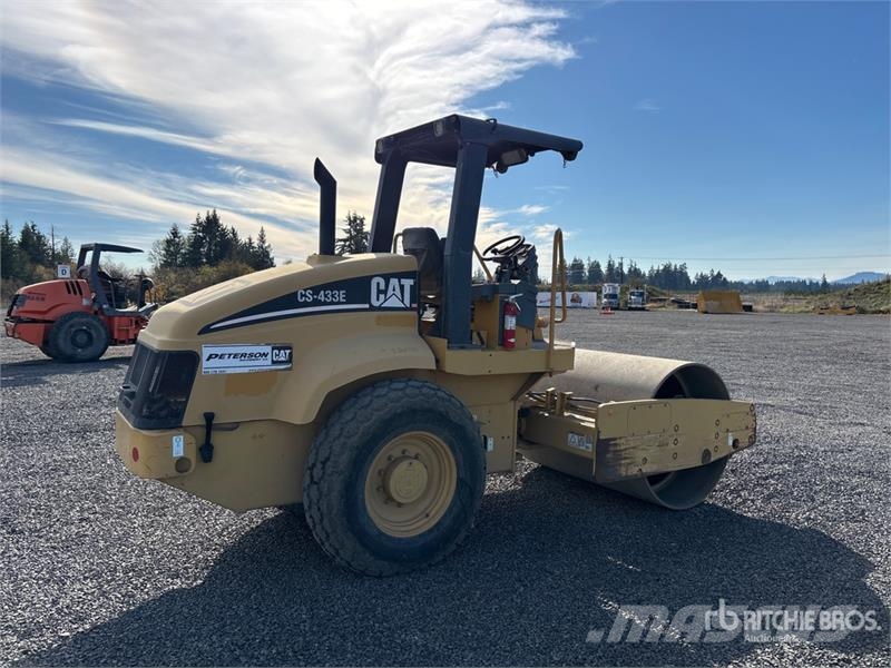 CAT CS-433E Smooth Drum Compactor Vienvalča grunts veltņi