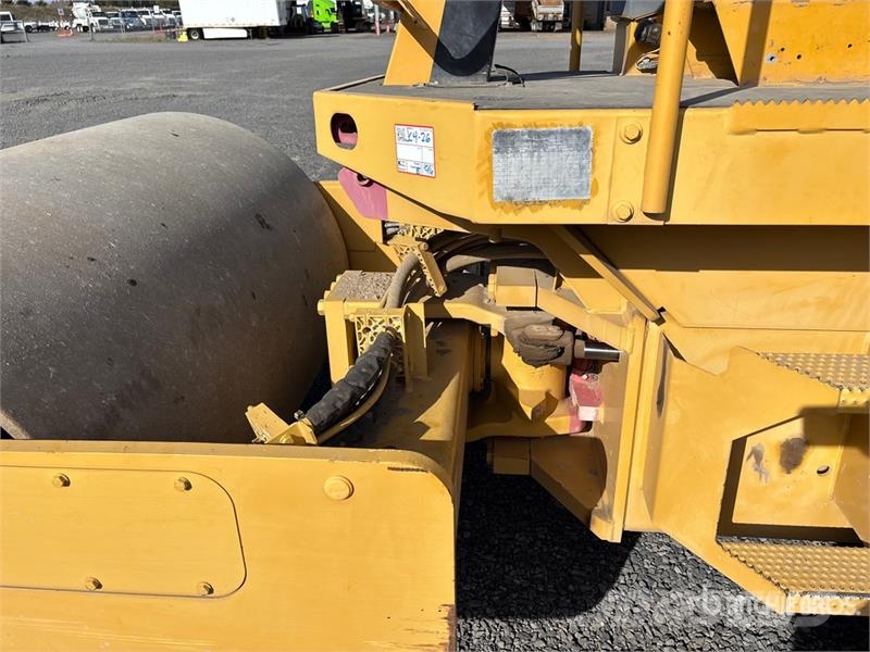 CAT CS-433E Smooth Drum Compactor Vienvalča grunts veltņi