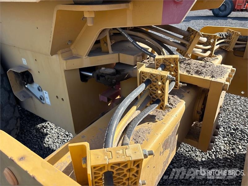 CAT CS-433E Smooth Drum Compactor Vienvalča grunts veltņi