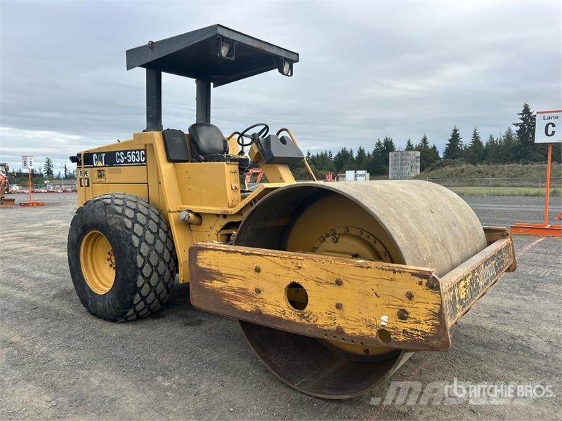 CAT CS563C Smooth Drum Compactor 单轮压路机