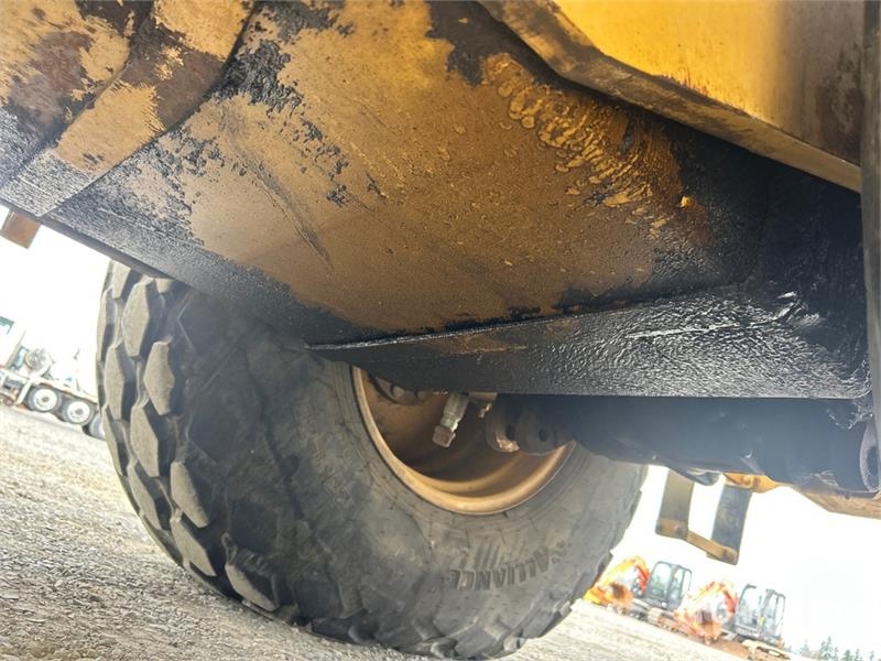 CAT CS563C Smooth Drum Compactor 单轮压路机