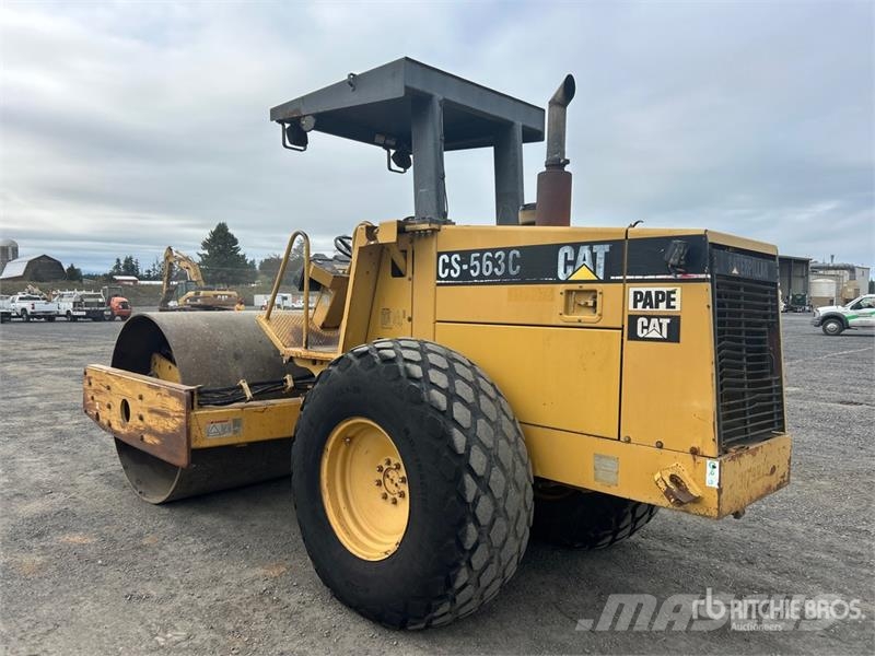 CAT CS563C Smooth Drum Compactor 单轮压路机