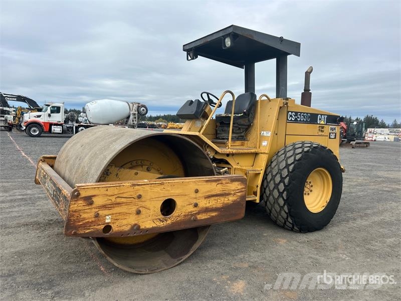 CAT CS563C Smooth Drum Compactor 单轮压路机