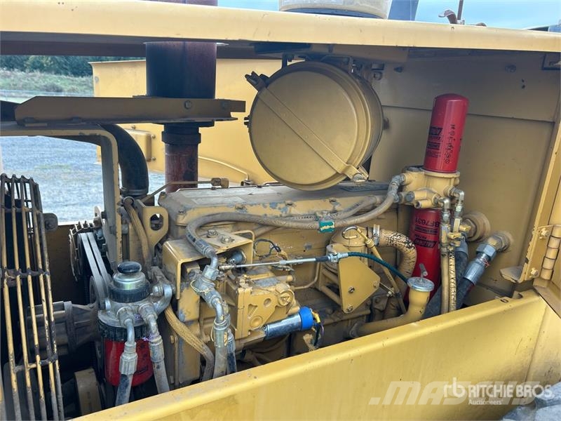 CAT CS563C Smooth Drum Compactor 单轮压路机