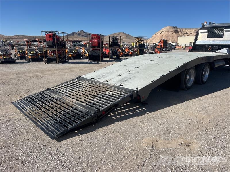 CAT CT660 6x4 Equipment Transport Truck Ostali kamioni
