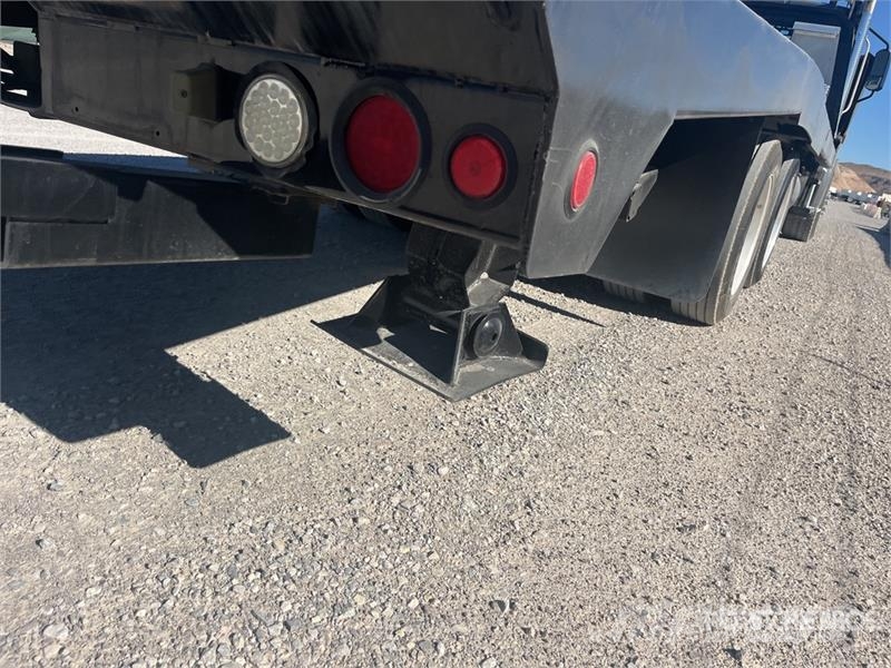 CAT CT660 6x4 Equipment Transport Truck Ostali kamioni