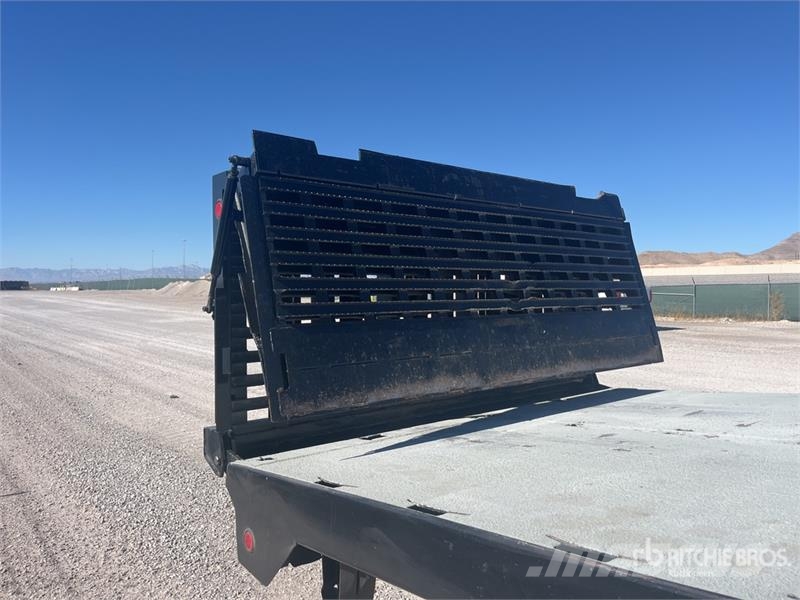 CAT CT660 6x4 Equipment Transport Truck Ostali kamioni
