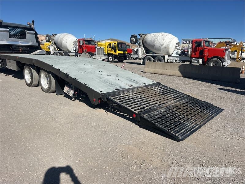 CAT CT660 6x4 Equipment Transport Truck Ostali kamioni
