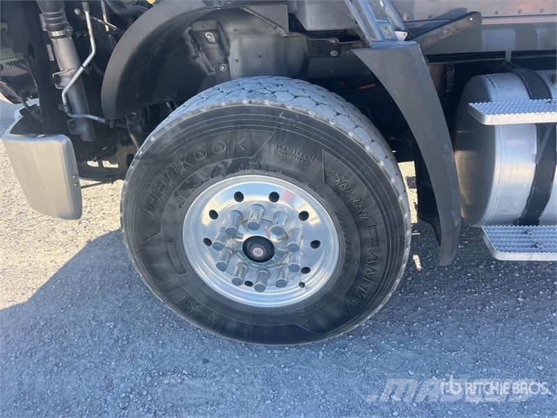 CAT CT660 6x4 Equipment Transport Truck Ostali kamioni