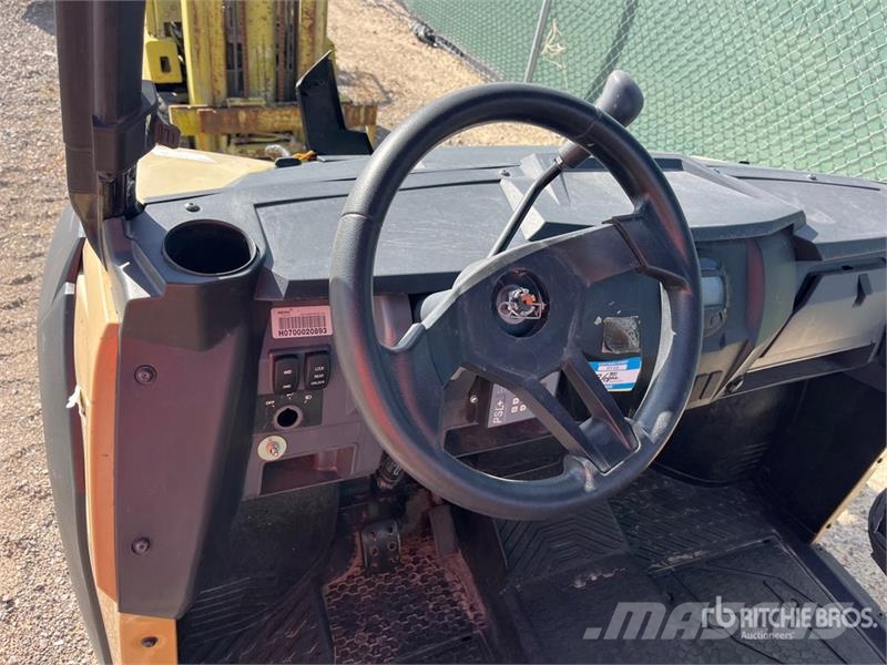 CAT CUV82 4x4 Utility Vehicle (Inoperable) ماكينات منفعة عامة