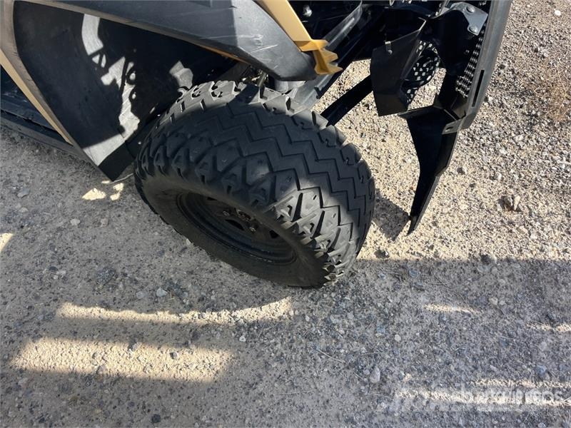 CAT CUV82 4x4 Utility Vehicle (Inoperable) ماكينات منفعة عامة