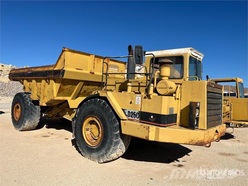 CAT D25C Articulated Dump Truck 연결식 홀러