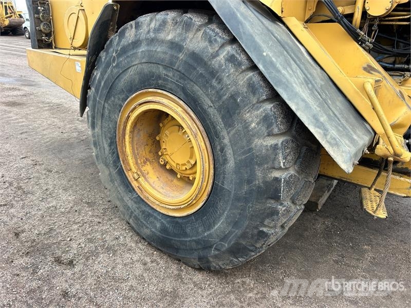 CAT D300D 6x6 Articulated Water Truck Tovornjaki za vodo