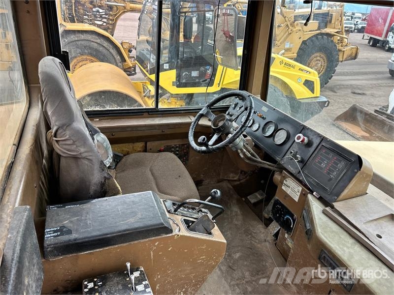 CAT D300D 6x6 Articulated Water Truck Tovornjaki za vodo