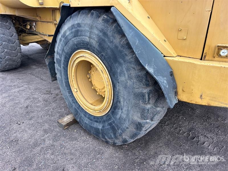 CAT D300D 6x6 Articulated Water Truck Tovornjaki za vodo