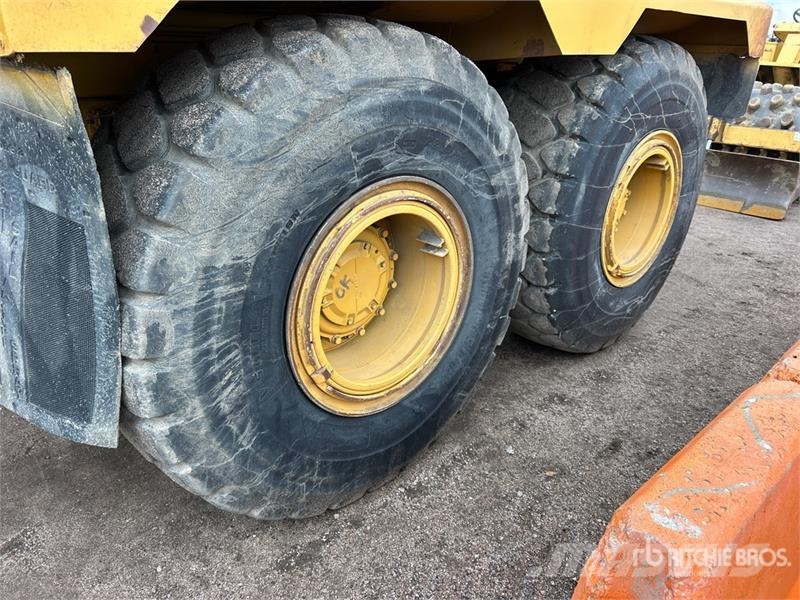 CAT D300D 6x6 Articulated Water Truck Tovornjaki za vodo