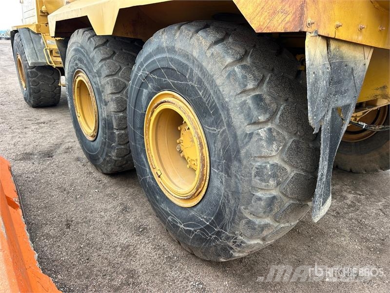CAT D300D 6x6 Articulated Water Truck Tovornjaki za vodo