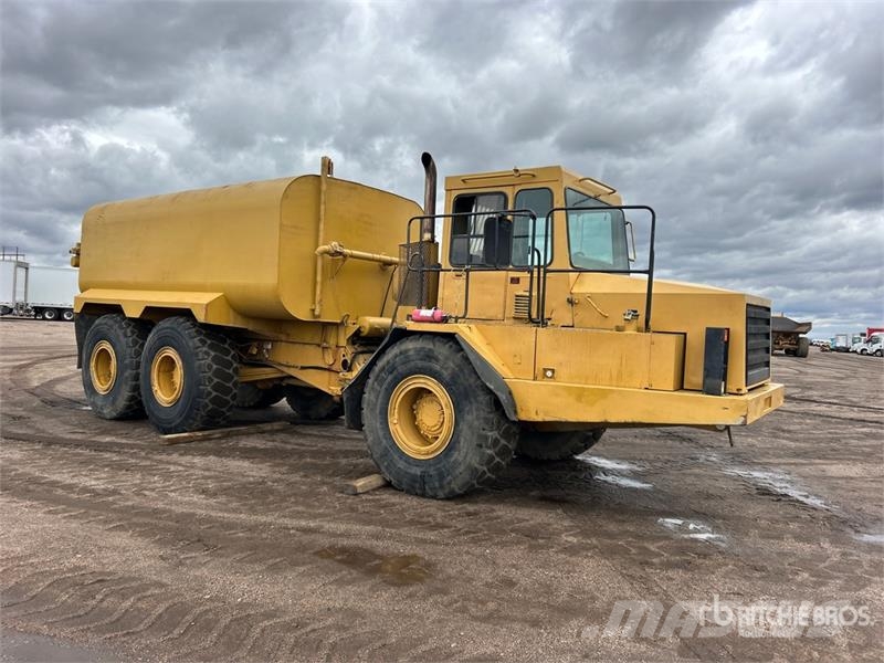 CAT D300D 6x6 Articulated Water Truck Tovornjaki za vodo
