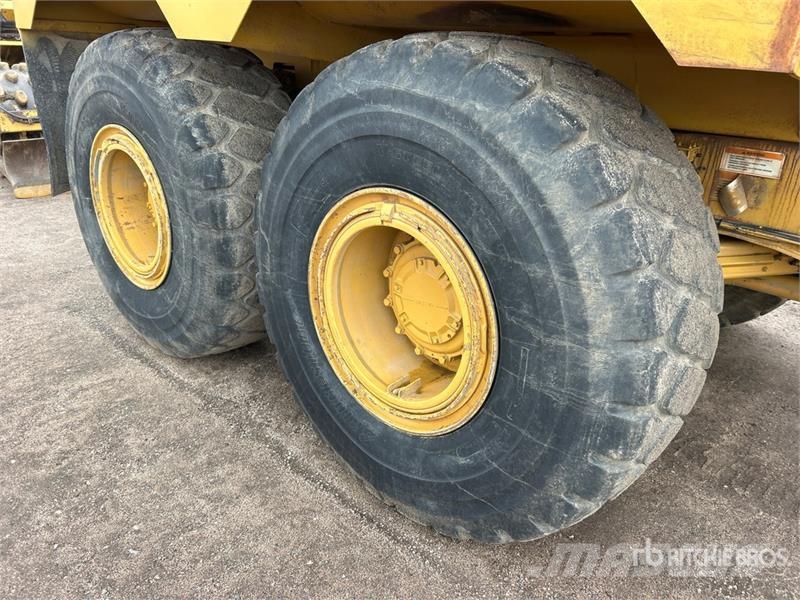 CAT D300D 6x6 Articulated Water Truck Tovornjaki za vodo