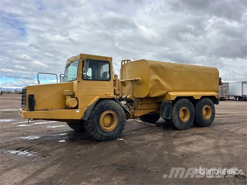 CAT D300D 6x6 Articulated Water Truck Tovornjaki za vodo