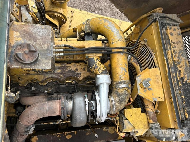CAT D300D 6x6 Articulated Water Truck Tovornjaki za vodo