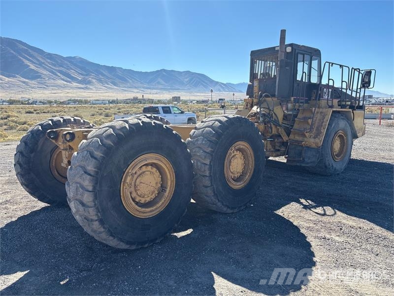 CAT D300E 鉸接式起吊車