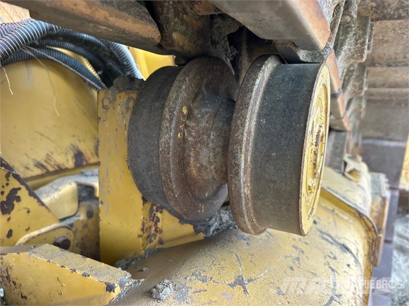 CAT D4 Buldožerji goseničarji