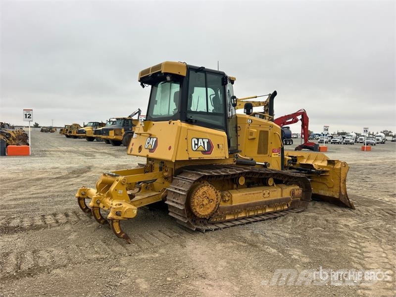 CAT D4 Buldožerji goseničarji