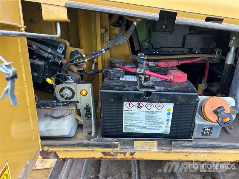 CAT D4 Buldožerji goseničarji