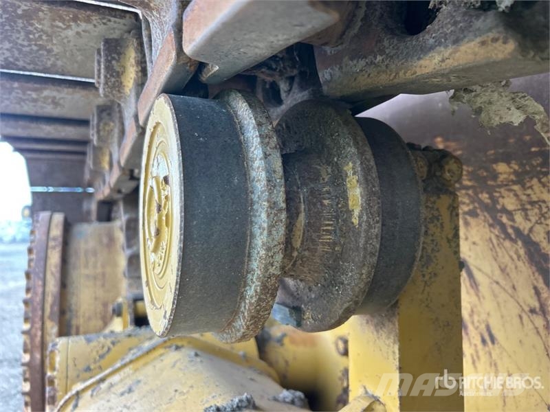 CAT D4 Buldožerji goseničarji