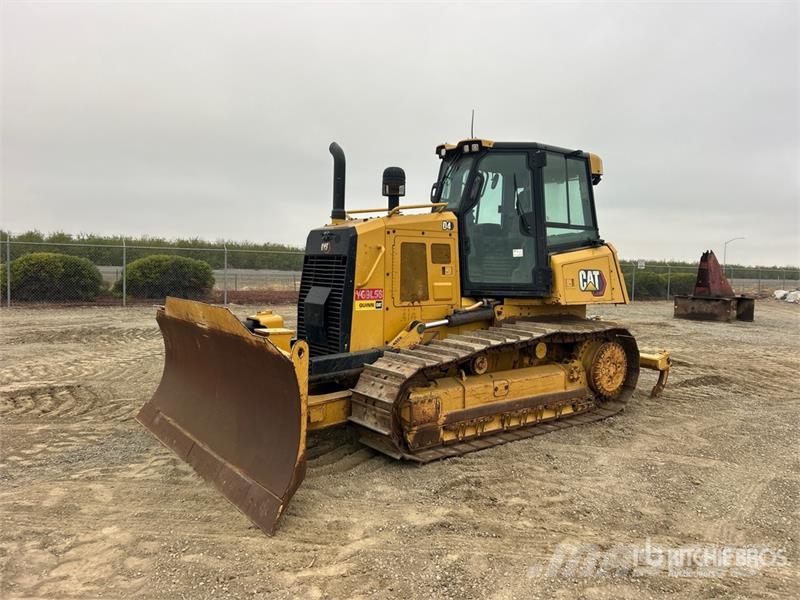 CAT D4 Buldožerji goseničarji