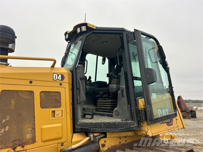 CAT D4 Buldožerji goseničarji