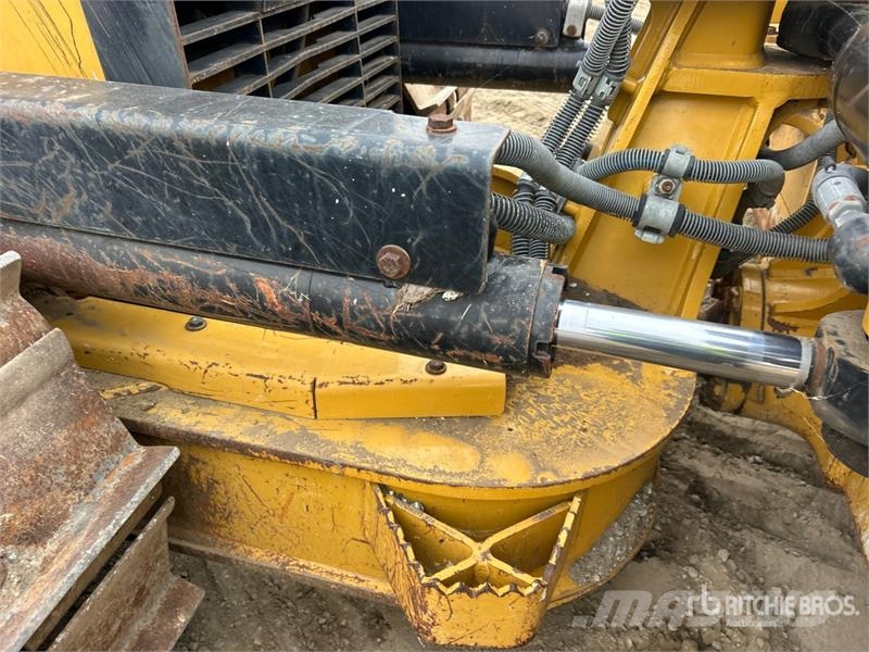 CAT D4 Buldožerji goseničarji