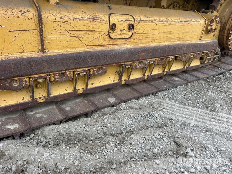 CAT D4 Buldožerji goseničarji